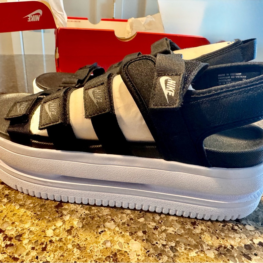 Nike Icon Classic Platform Sandals - Black and White